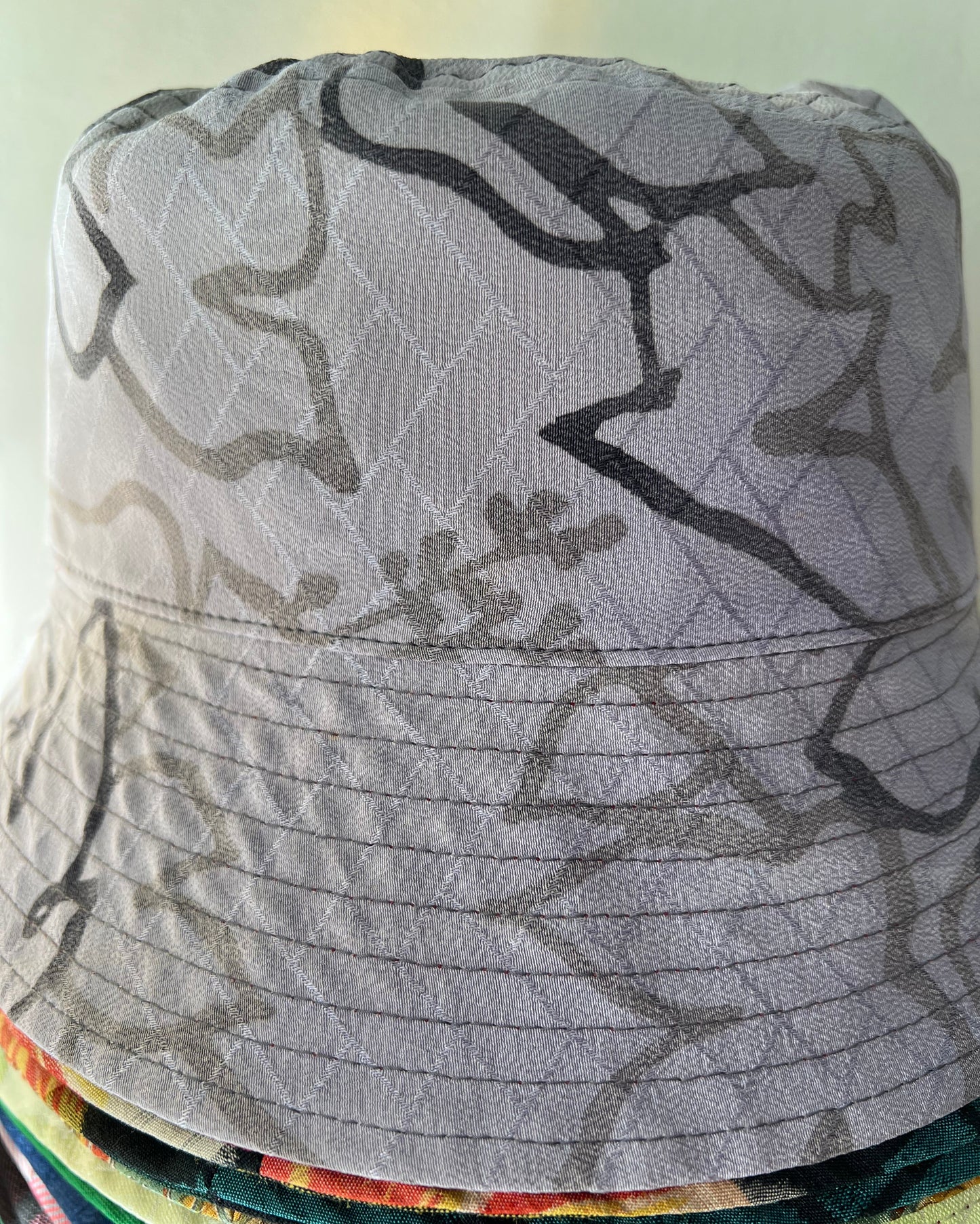 UPCYCLED KIMONO BUCKET HAT・BARA 薔薇