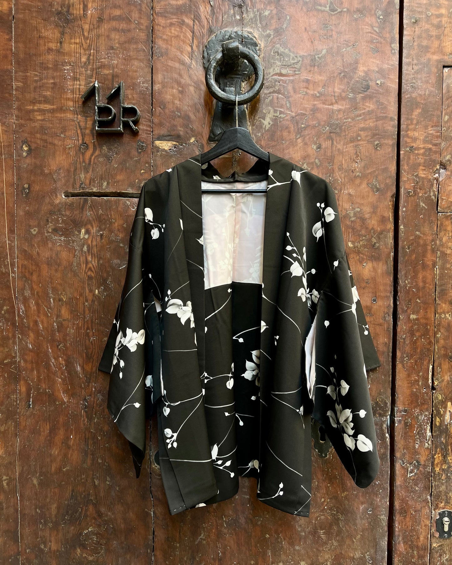 HAORI・HAI TO HAKKA 灰と白花
