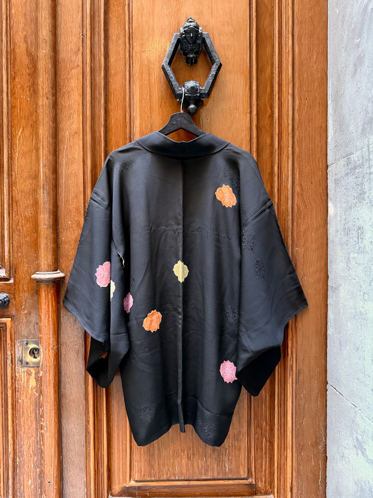 HAORI・KARAKUSABOTAN 唐草牡丹