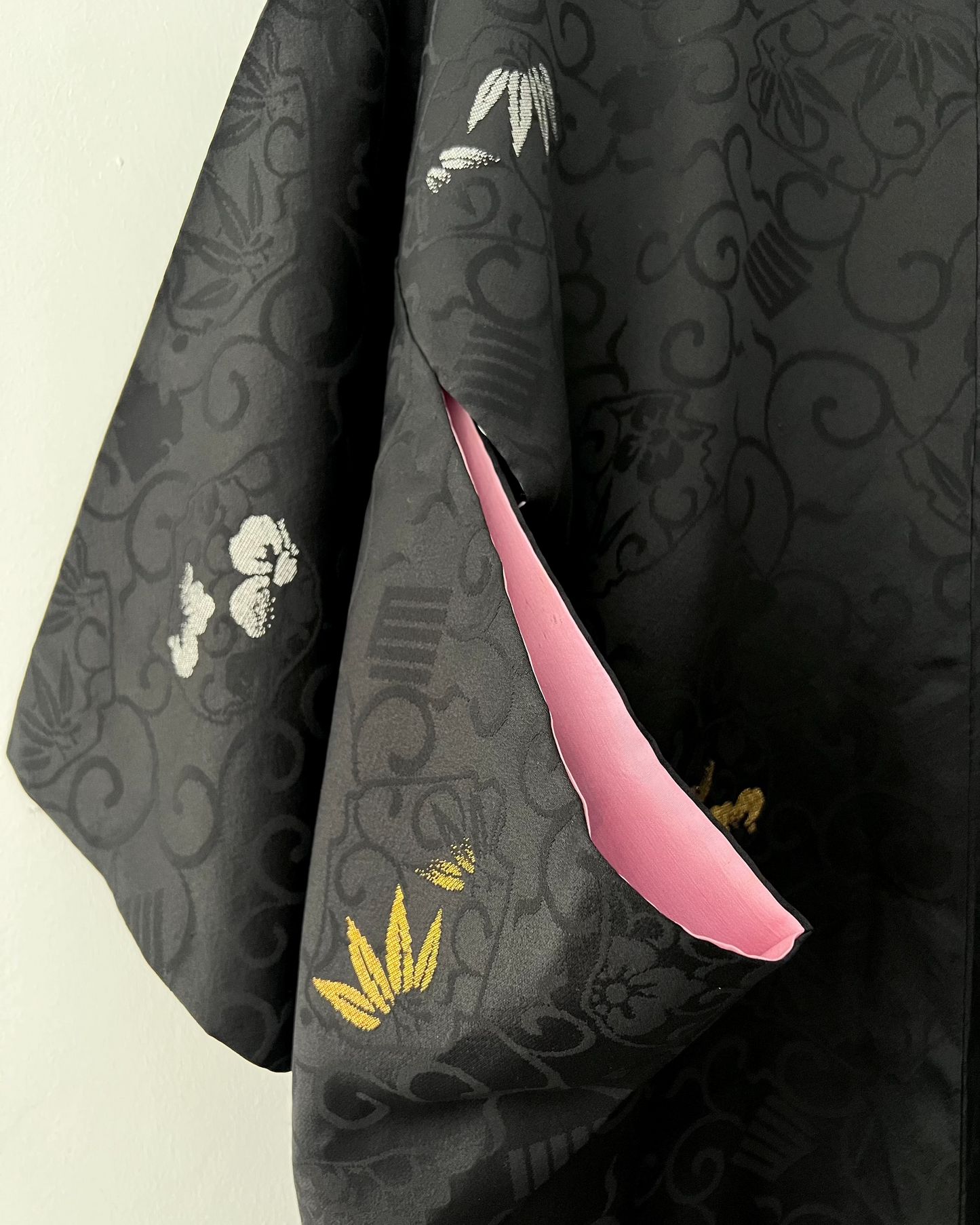 Vintage Silk Haori · Black Jacquard Pattern · Suisaiga 水彩画