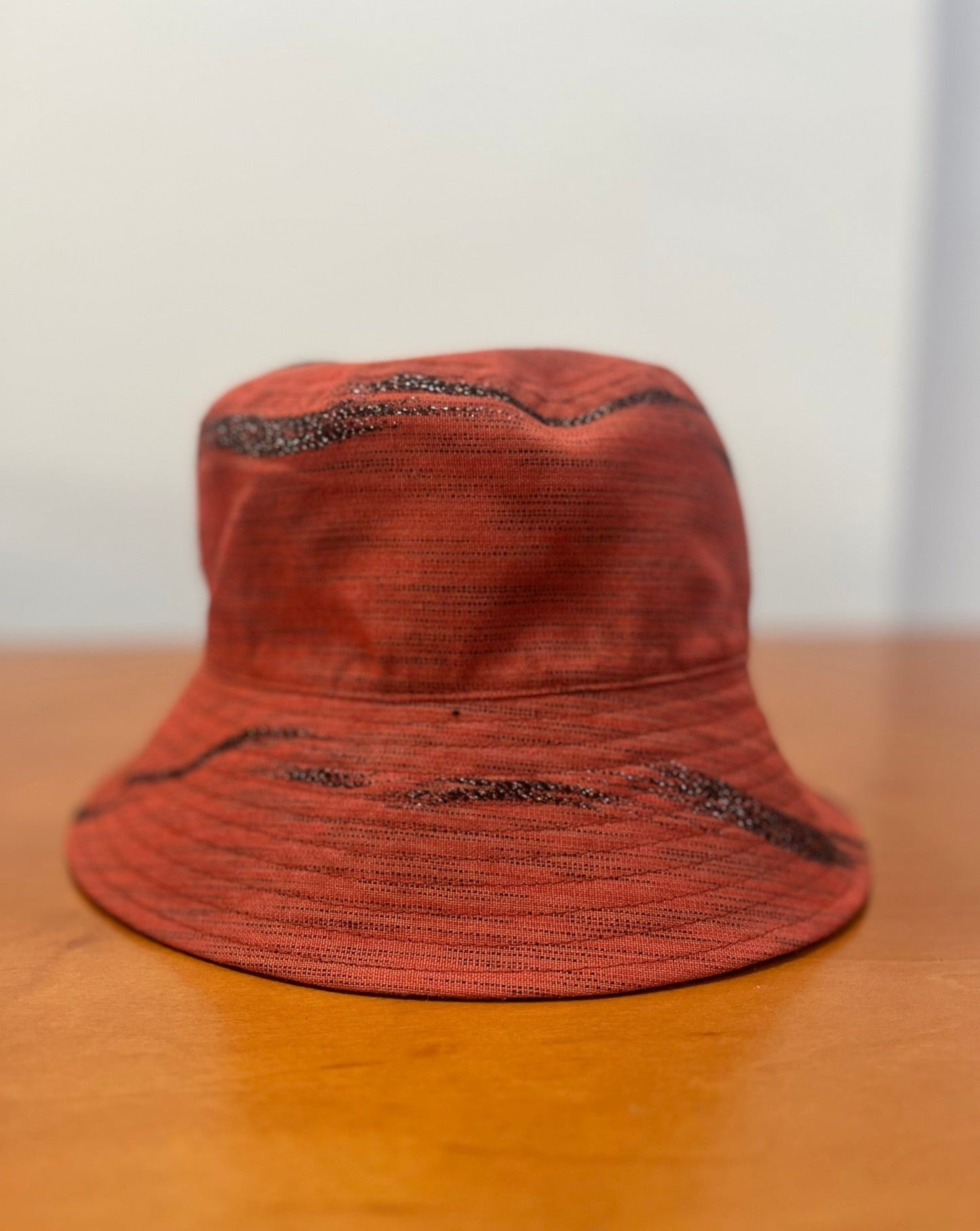 UPCYCLED KIMONO BUCKET HAT・KURO/AKA 黒/赤