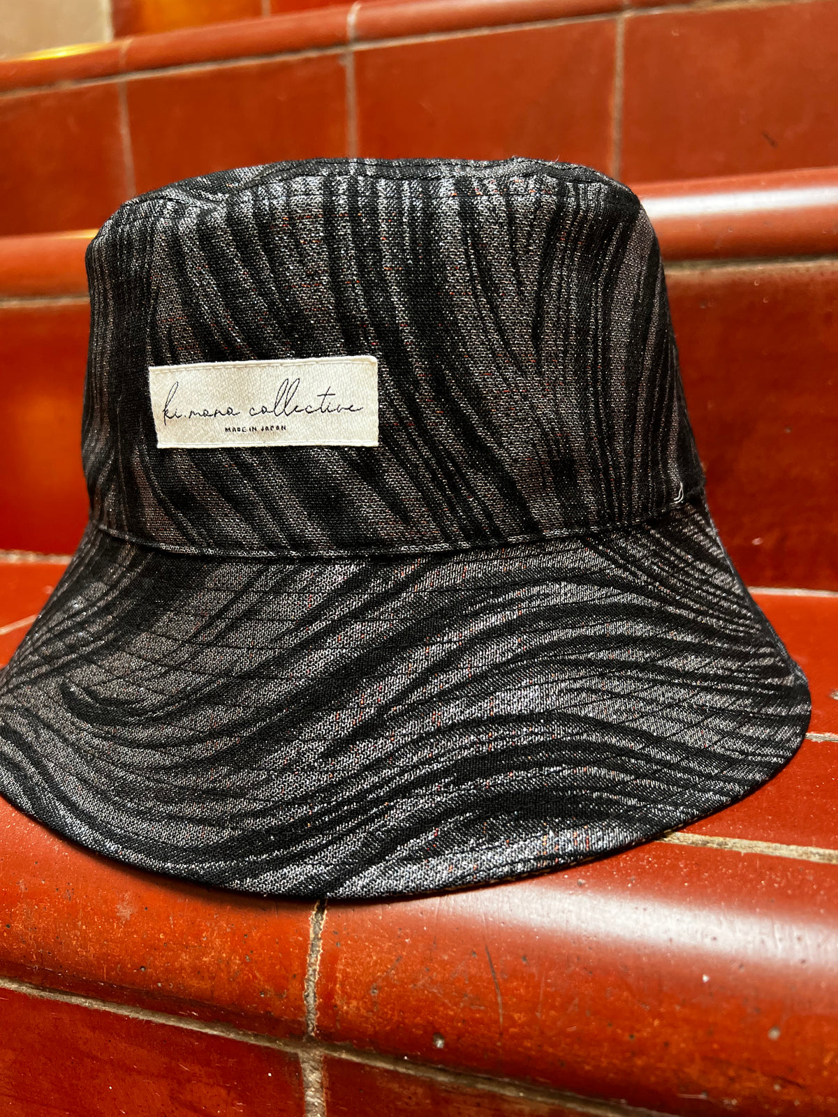 UPCYCLED KIMONO BUCKET HAT・SHIKKOKU NO HOSHI 漆黒の星