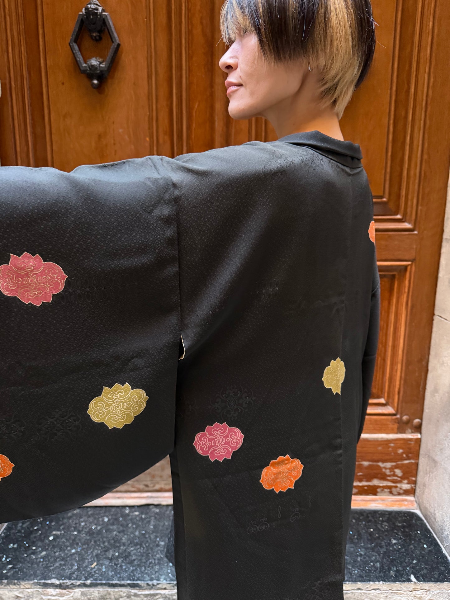 HAORI・KARAKUSABOTAN 唐草牡丹