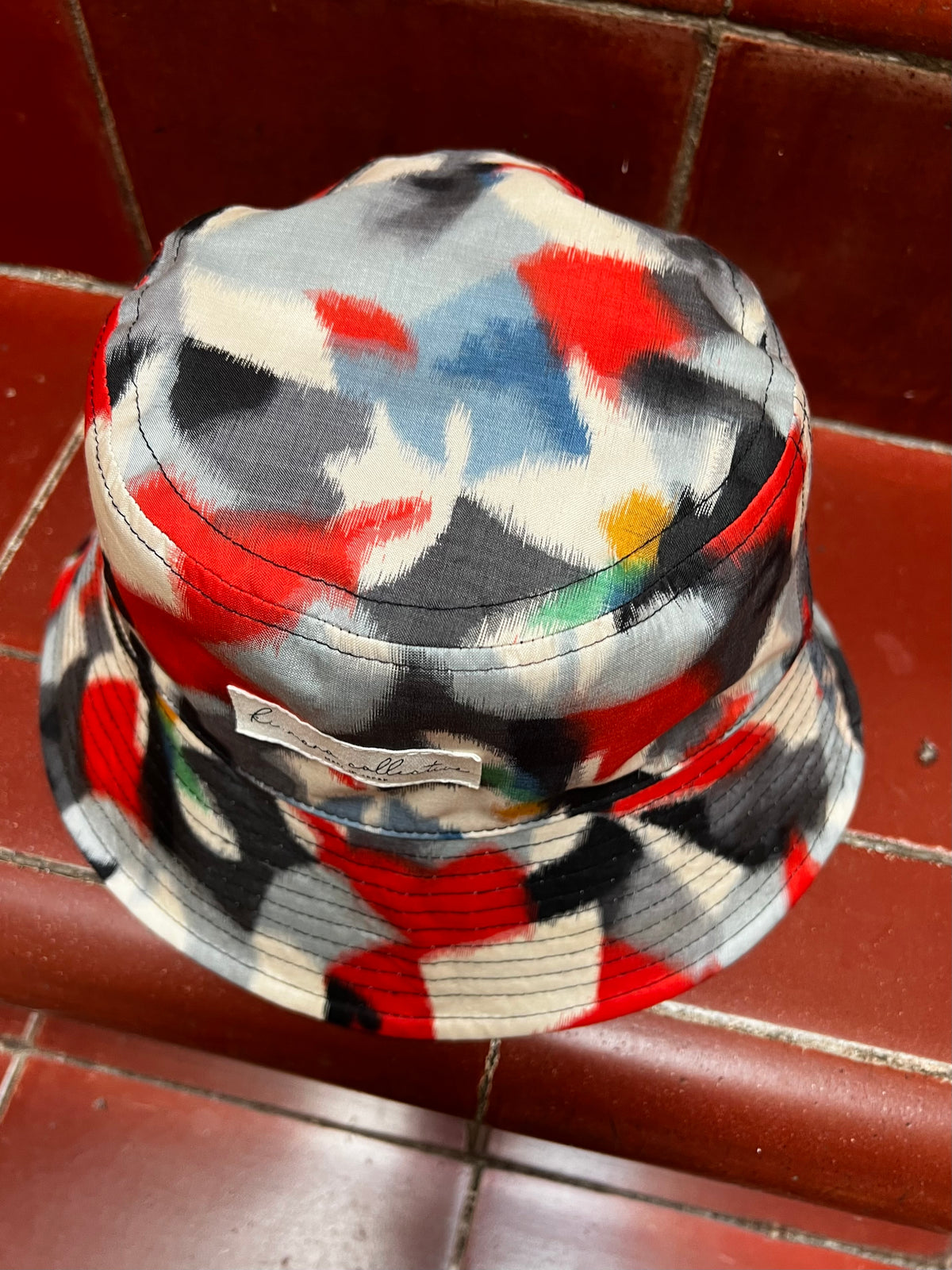 UPCYCLED KIMONO BUCKET HAT・AKA NO JOŌ 赤の女王