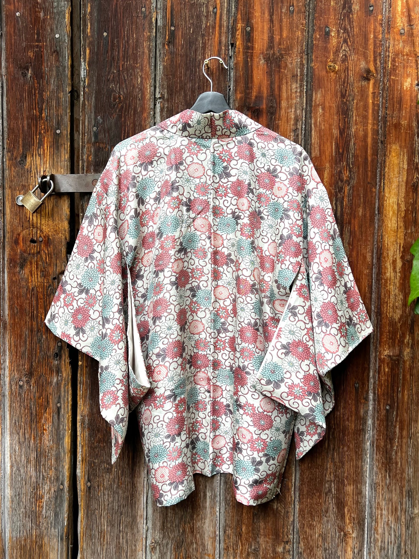 Vintage Black Silk Haori Jacket · HANAGASUMI 花霞
