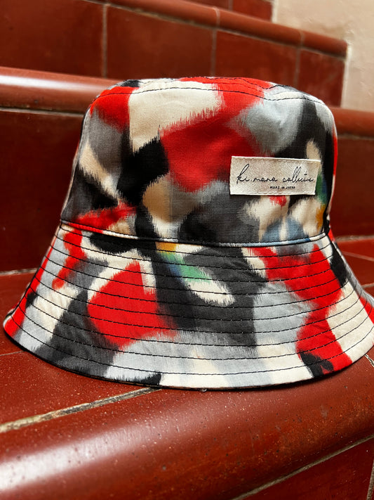 UPCYCLED KIMONO BUCKET HAT・AKA NO JOŌ 赤の女王