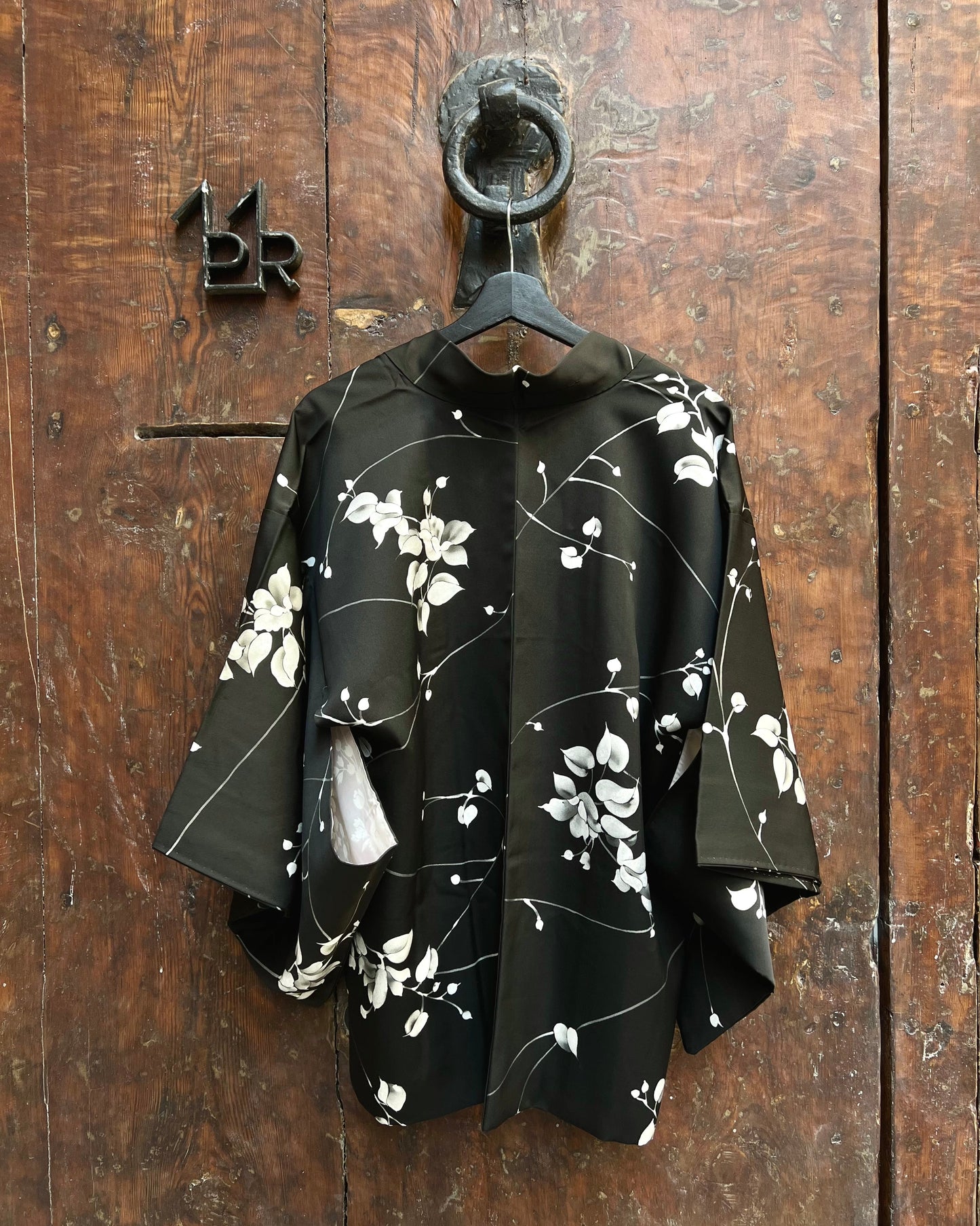 HAORI・HAI TO HAKKA 灰と白花