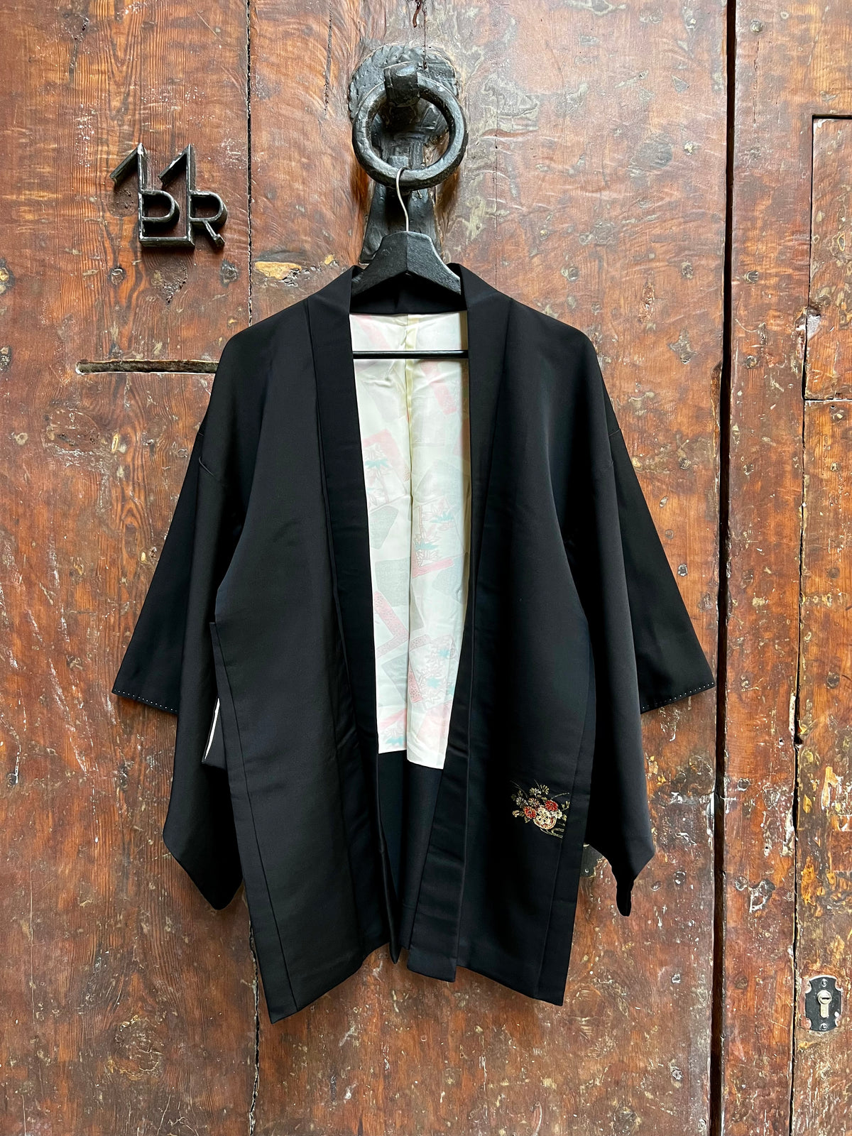 VINTAGE BLACK SILK HAORI JACKET・KAHO 花宝
