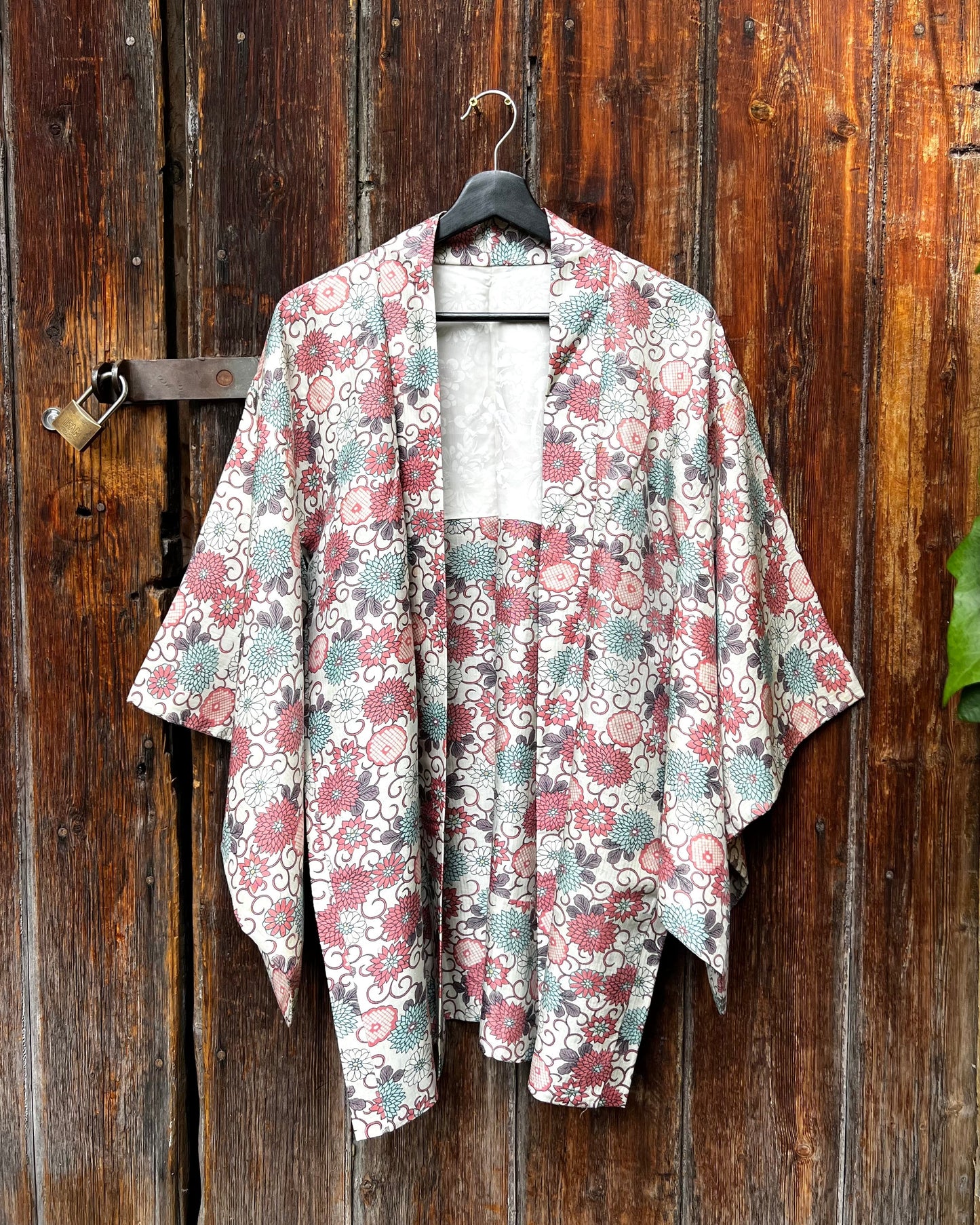 Vintage Black Silk Haori Jacket · HANAGASUMI 花霞