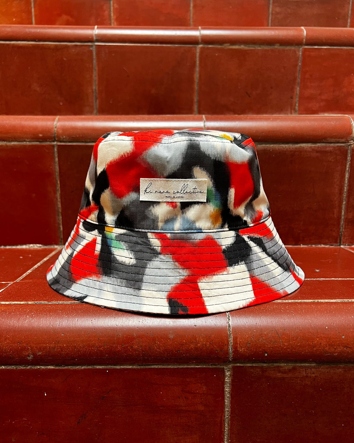 UPCYCLED KIMONO BUCKET HAT・AKA NO JOŌ 赤の女王