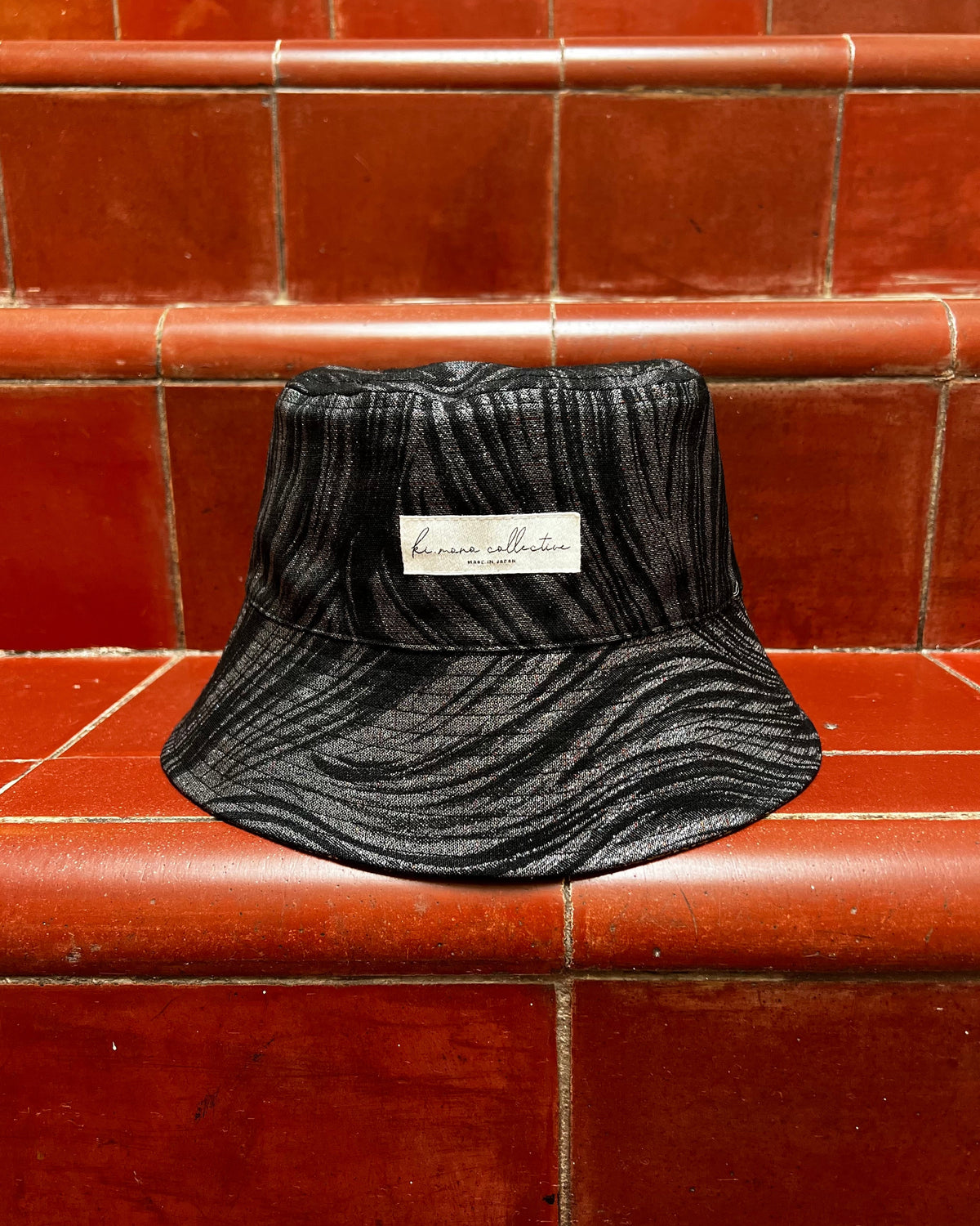 UPCYCLED KIMONO BUCKET HAT・SHIKKOKU NO HOSHI 漆黒の星