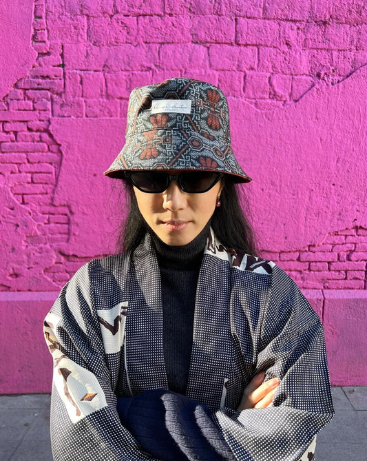 UPCYCLED KIMONO BUCKET HAT・KURO/AKA 黒/赤