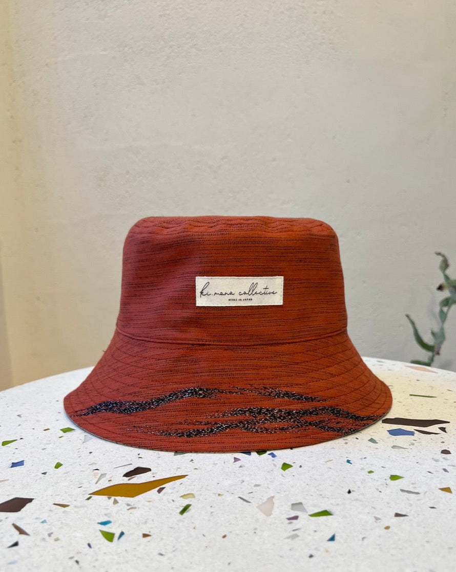 UPCYCLED KIMONO BUCKET HAT・AKA/SHIRO 赤白